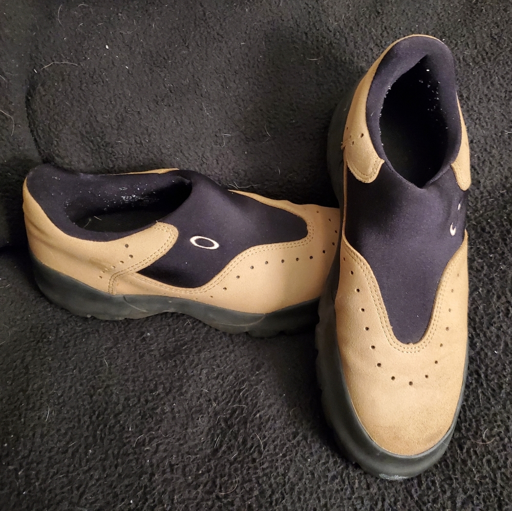 RARE Vintage Oakley Flesh men's Slip On shoes size 10.5